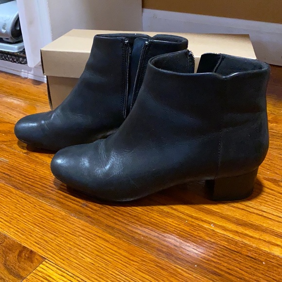 Clarks low heel black leather boot - Picture 2 of 3